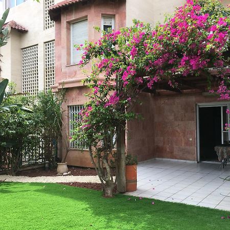 Pool & Garden Aparthotel Rehovot Luaran gambar